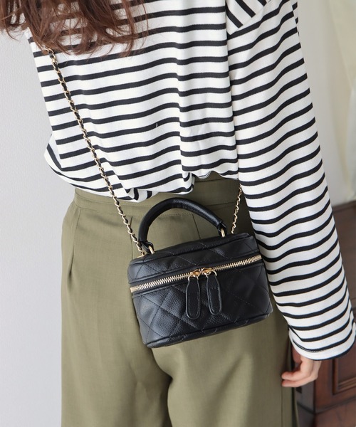 BLUEEAST（ブルーイースト）の「チェーンショルダー キルティングバニティーバック（ショルダーバッグ・レディース・ホワイト/ブラック/ピンク・FREE）」の2枚目の写真