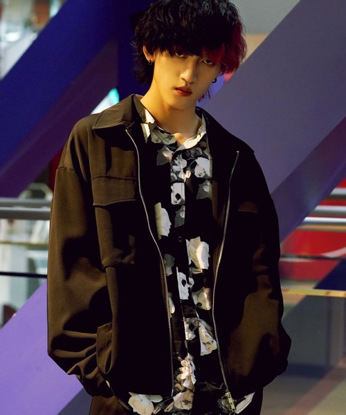 G.O.C(ジーオーシー)の「フラップポケットバルーンZIPブルゾン(ブルゾン・メンズ・ブルー/オフホワイト/ブラック・LARGE/MEDIUM)」の2枚目の写真