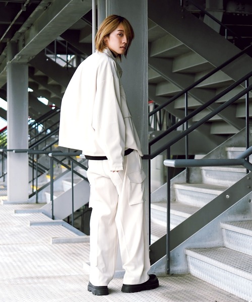 G.O.C(ジーオーシー)の「フラップポケットバルーンZIPブルゾン(ブルゾン・メンズ・ブルー/オフホワイト/ブラック・LARGE/MEDIUM)」の17枚目の写真