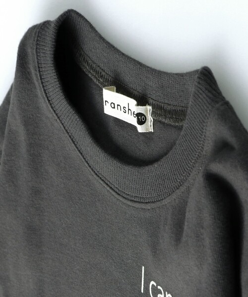 BRANSHES(ブランシェス)の「ビッグポケット付き長袖Tシャツ(Tシャツ/カットソー・キッズ・チャコールグレー/ネイビー/アイボリー・100/110/120/90/140/150/130)」の10枚目の写真