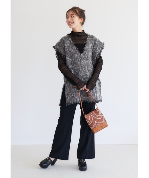 Elvis Luce（エルビスルーチェ）の「ElvisLuce(エルビスルーチェ)ビット付きチャンキーヒールローファー（パンプス・レディース・ブラック/ブラック系その他/ダークブラウン・M/S/L/LL）」の22枚目の写真