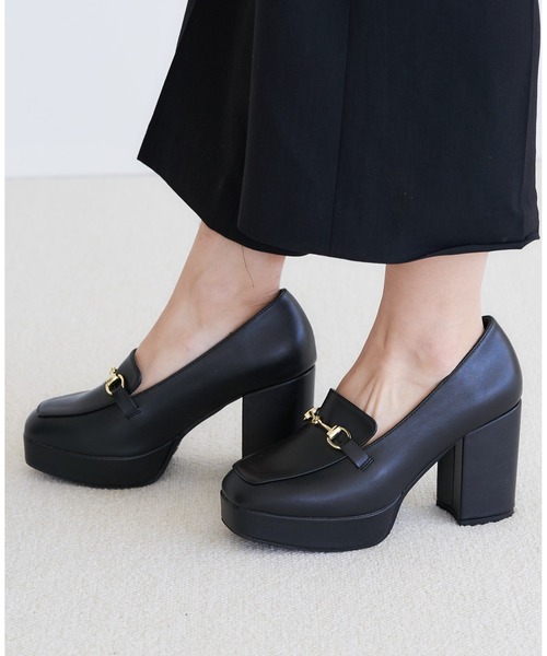 Elvis Luce（エルビスルーチェ）の「ElvisLuce(エルビスルーチェ)ビット付きチャンキーヒールローファー（パンプス・レディース・ブラック/ブラック系その他/ダークブラウン・M/S/L/LL）」の21枚目の写真