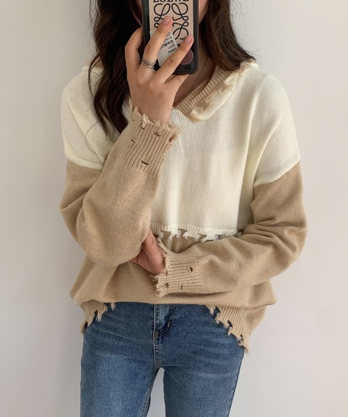 ECLIN(エクラン)の「ダメージ加工フーディニットプルオーバー(ニット/セーター・レディース・ベージュ/ブルー・M/L)」の2枚目の写真