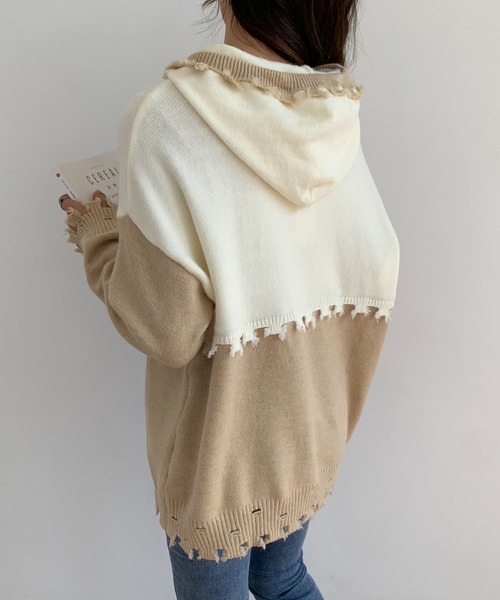 ECLIN(エクラン)の「ダメージ加工フーディニットプルオーバー(ニット/セーター・レディース・ベージュ/ブルー・M/L)」の5枚目の写真