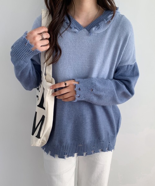 ECLIN(エクラン)の「ダメージ加工フーディニットプルオーバー(ニット/セーター・レディース・ベージュ/ブルー・M/L)」の7枚目の写真