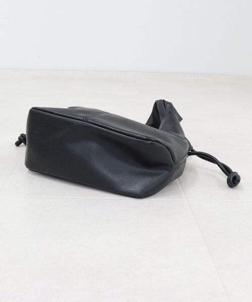 fredy emue(フレディエミュ)の「ノットハンドルミニトートバッグ(トートバッグ・レディース・ベージュ/ダークグリーン/ブラック・FREE)」の10枚目の写真