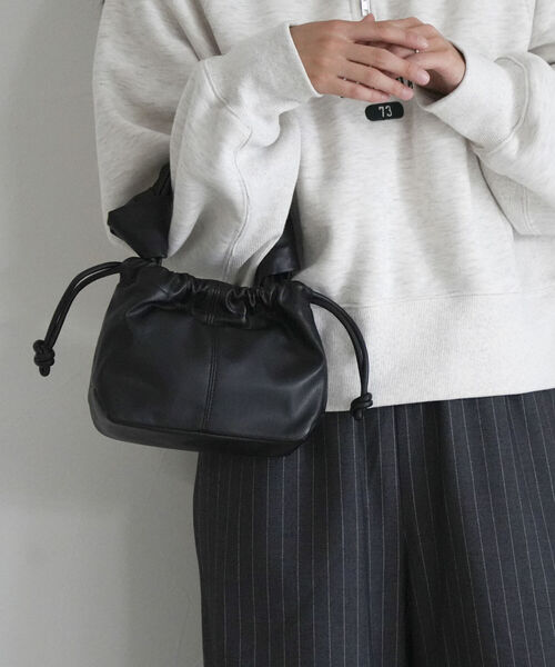 fredy emue(フレディエミュ)の「ノットハンドルミニトートバッグ(トートバッグ・レディース・ベージュ/ダークグリーン/ブラック・FREE)」の18枚目の写真