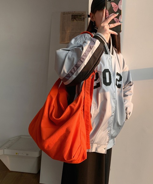 Revo.（レボ）の「キャンバス クロス ショルダーバッグ（ショルダーバッグ・レディース・アイボリー/ブラック/カーキ/オレンジ・FREE）」の13枚目の写真