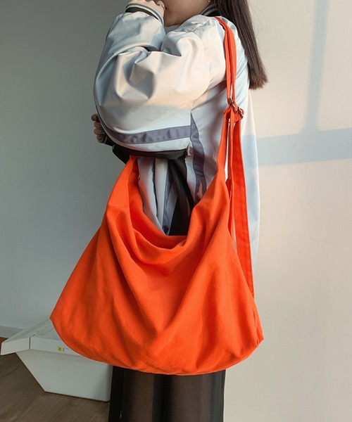 Revo.（レボ）の「キャンバス クロス ショルダーバッグ（ショルダーバッグ・レディース・アイボリー/ブラック/カーキ/オレンジ・FREE）」の16枚目の写真