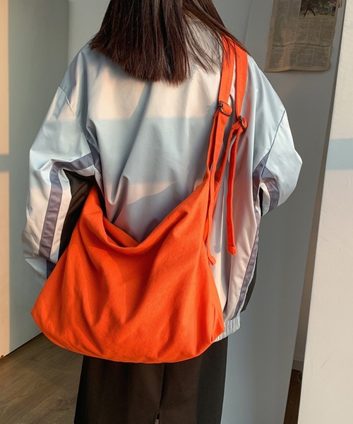 Revo.（レボ）の「キャンバス クロス ショルダーバッグ（ショルダーバッグ・レディース・アイボリー/ブラック/カーキ/オレンジ・FREE）」の14枚目の写真