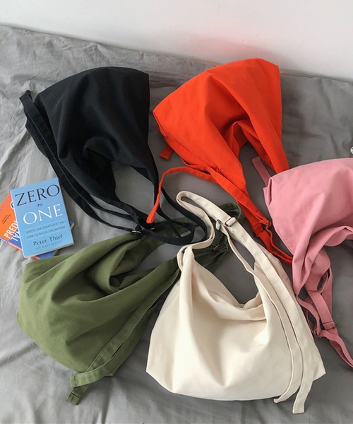 Revo.（レボ）の「キャンバス クロス ショルダーバッグ（ショルダーバッグ・レディース・アイボリー/ブラック/カーキ/オレンジ・FREE）」の19枚目の写真