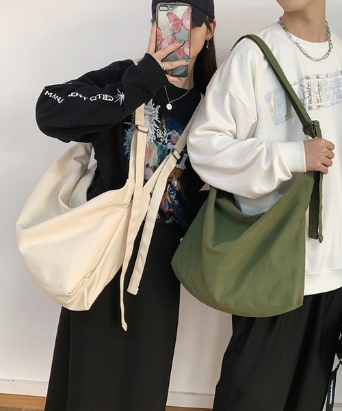 Revo.（レボ）の「キャンバス クロス ショルダーバッグ（ショルダーバッグ・レディース・アイボリー/ブラック/カーキ/オレンジ・FREE）」の5枚目の写真