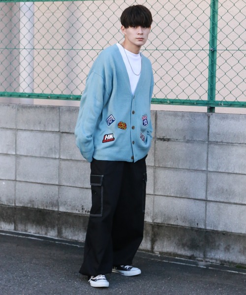 SPINNS(スピンズ)の「【ゆったりシルエット】ワッペンニットカーディガン(カーディガン/ボレロ・メンズ・ブラック/グレー/サックスブルー/イエロー・ONESIZE)」の13枚目の写真