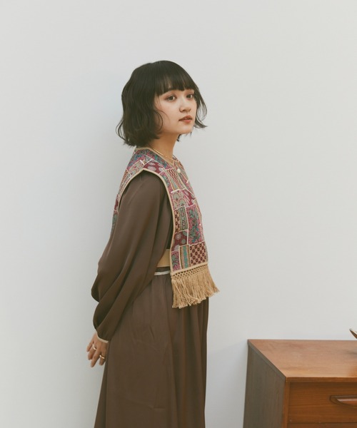 moi tytto(モイテュット)の「ゴブランフリンジベスト(ベスト・レディース・レッド系その他/グリーン系その他・FREE)」の12枚目の写真