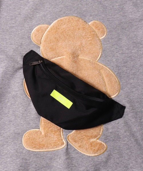 LUXE/R(ラグジュ)の「(RM)【ユニセックス】【LUXE/R】バッグ付き ボア & くまさん ワッペン スウェット プルオーバー(スウェット・メンズ・ホワイト/ブラック/グレー・MEDIUM/LARGE)」の10枚目の写真