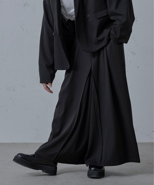 Ellno Loset(エルノロゼット)の「スリットスカンツ(その他パンツ・メンズ・ブラック/ダークブルー・MEDIUM/LARGE/SMALL)」の3枚目の写真