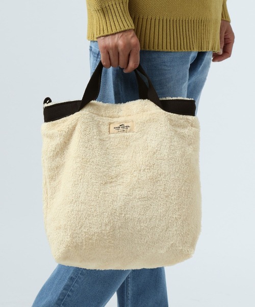 KRIFF MAYER(クリフメイヤー)の「【KRIFF MAYER(クリフメイヤー)】別注ボア2WAY BAG(ショルダーバッグ・メンズ・ブラック/ベージュ・FREE)」の1枚目の写真