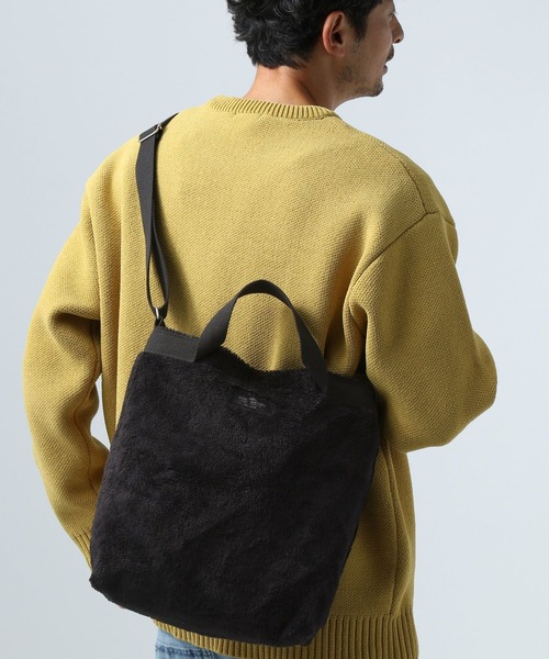 KRIFF MAYER(クリフメイヤー)の「【KRIFF MAYER(クリフメイヤー)】別注ボア2WAY BAG(ショルダーバッグ・メンズ・ブラック/ベージュ・FREE)」の2枚目の写真