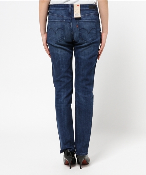 Levi's(リーバイス)の「Curve ID Classic Fit-スリム/ダークカラー/デミカーブ(デニムパンツ・レディース・ダークインディゴブルー・27inch/26inch/23inch/24inch/25inch/28inch)」の12枚目の写真