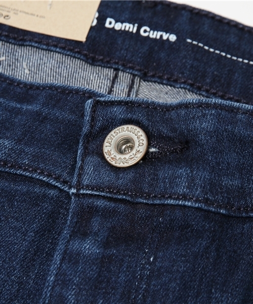 Levi's(リーバイス)の「Curve ID Classic Fit-スリム/ダークカラー/デミカーブ(デニムパンツ・レディース・ダークインディゴブルー・27inch/26inch/23inch/24inch/25inch/28inch)」の6枚目の写真