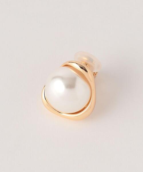 BEAUTY&YOUTH UNITED ARROWS(ビューティーアンドユースユナイテッドアローズ)の「ビッグ フェイクパール イヤリング(イヤリング・レディース・ゴールド・FREE)」の2枚目の写真