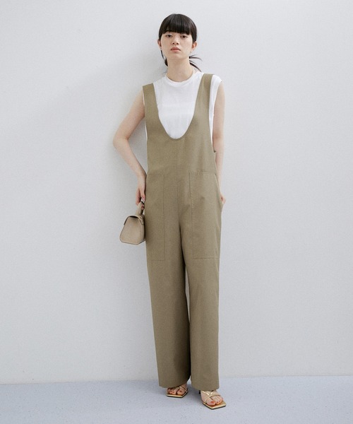 ADAM ET ROPE'(アダムエロペ)の「【サステナブル】ビックパッチポケットロンパース(サロペット/オーバーオール・レディース・ブラック/ベージュ・36/38)」の6枚目の写真