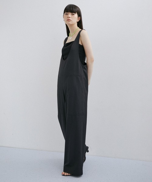 ADAM ET ROPE'(アダムエロペ)の「【サステナブル】ビックパッチポケットロンパース(サロペット/オーバーオール・レディース・ブラック/ベージュ・36/38)」の10枚目の写真