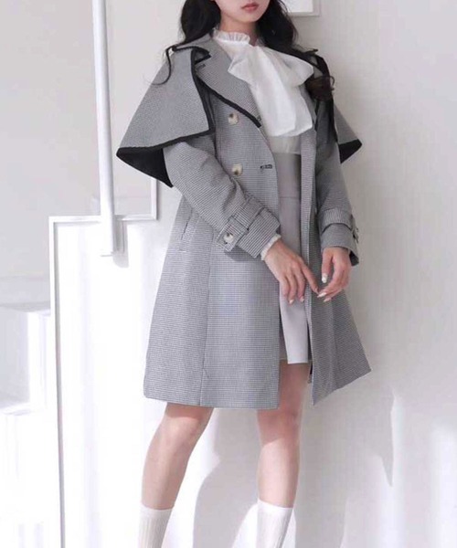 TITTY&CO.(ティティーアンドコー)の「【TITTY&CO.】ケープ付きトレンチコート(トレンチコート・レディース・ブラック系その他/ブラウン系その他・FREE)」の2枚目の写真