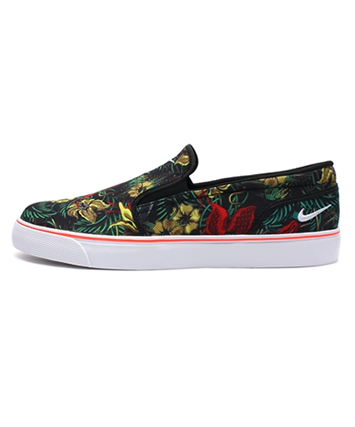 NIKE SPORTSWEAR(ナイキスポーツウェアー)の「ユニセックス ナイキ トキ スリッポン プリント NIKE TOKI SLIP TXT PRINT 724761(スニーカー・レディース・ブラック/マルチ/オレンジ・26.5cm/28cm/24cm/27cm/24.5cm/27.5cm/28.5cm)」の3枚目の写真