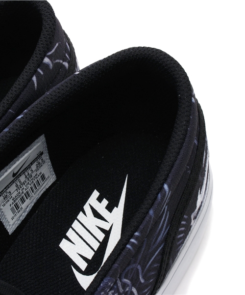 NIKE SPORTSWEAR(ナイキスポーツウェアー)の「ユニセックス ナイキ トキ スリッポン プリント NIKE TOKI SLIP TXT PRINT 724761(スニーカー・レディース・ブラック/マルチ/オレンジ・26.5cm/28cm/24cm/27cm/24.5cm/27.5cm/28.5cm)」の9枚目の写真