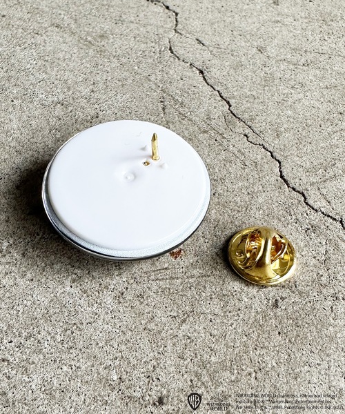 FLAPPER(フラッパー)の「FLAPPER フラッパー:FANTASTIC BEASTS ファンタスティック・ビースト フィルムアートガラスピンズ(バッジ・レディース・A/C/B・FREE)」の6枚目の写真