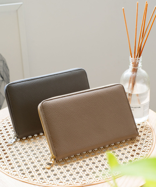 DEVICE（デバイス）の「【本革でたくさん入る】ラウンドファスナー レザー通帳ケース（パスポートケース・レディース・グレー/グレイッシュベージュ/ブラウン系その他/ブルー系その他・FREE）」の8枚目の写真