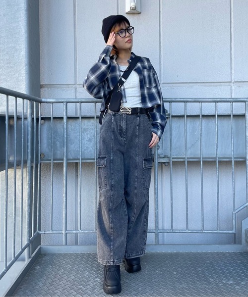 SPINNS(スピンズ)の「ピンタックデニムカーゴパンツ(カーゴパンツ・レディース・ブラック/ブルー/ブラック系その他/ブルー系その他・ONESIZE)」の9枚目の写真