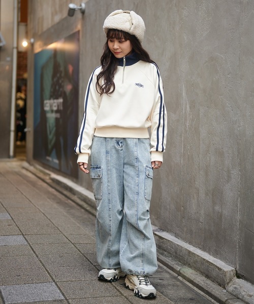 SPINNS(スピンズ)の「ピンタックデニムカーゴパンツ(カーゴパンツ・レディース・ブラック/ブルー/ブラック系その他/ブルー系その他・ONESIZE)」の17枚目の写真