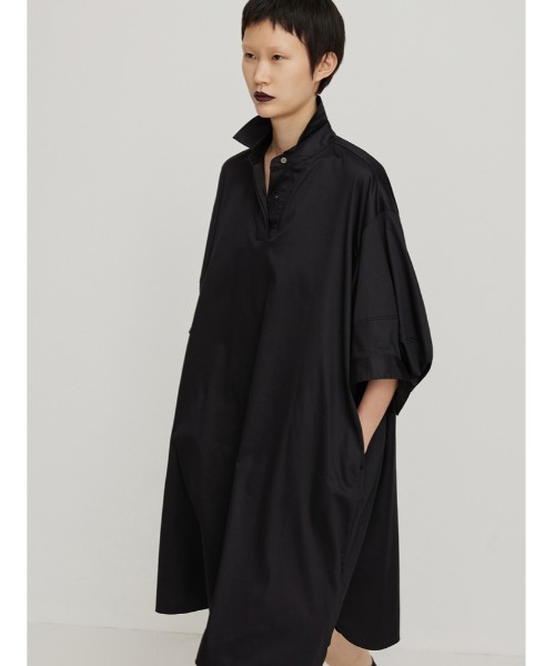 JNBY（ジェーエヌビーワイ）の「Minimalist Stretch-cotton Shirt Dress（シャツワンピース・レディース・ブラック/ホワイト/グリーン・36/34/38）」の3枚目の写真