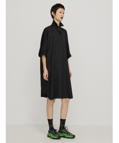 JNBY（ジェーエヌビーワイ）の「Minimalist Stretch-cotton Shirt Dress（シャツワンピース・レディース・ブラック/ホワイト/グリーン・36/34/38）」の13枚目の写真
