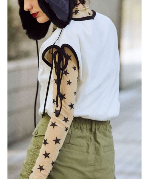 jouetie（ジュエティ）の「スタッズロゴショルダーリボン Tシャツ（Tシャツ/カットソー・レディース・ブラック/レッド/オフホワイト・MEDIUM）」の9枚目の写真