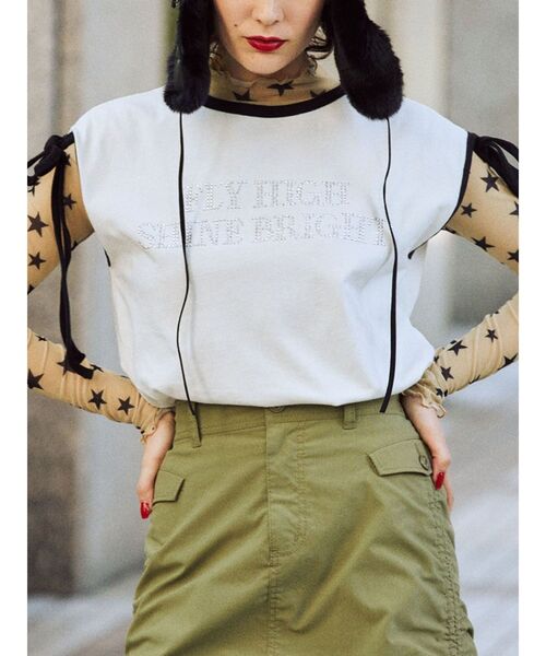 jouetie（ジュエティ）の「スタッズロゴショルダーリボン Tシャツ（Tシャツ/カットソー・レディース・ブラック/レッド/オフホワイト・MEDIUM）」の4枚目の写真