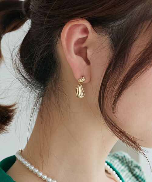 MAJESTIC LEGON（マジェスティックレゴン）の「アンニュイポイントピアス（ピアス（両耳用）・レディース・シルバー/B/A・FREE）」の2枚目の写真