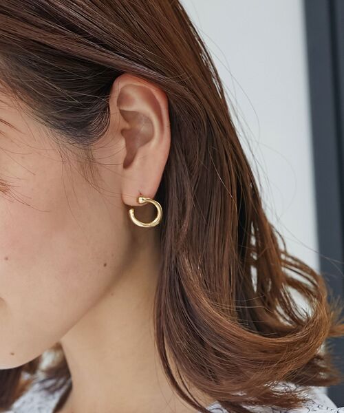 MAJESTIC LEGON（マジェスティックレゴン）の「アンニュイポイントピアス（ピアス（両耳用）・レディース・シルバー/B/A・FREE）」の3枚目の写真