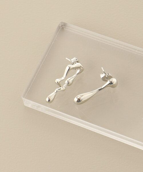 MAJESTIC LEGON（マジェスティックレゴン）の「アンニュイポイントピアス（ピアス（両耳用）・レディース・シルバー/B/A・FREE）」の14枚目の写真