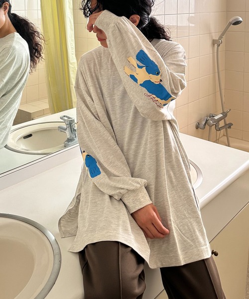 AS KNOW AS plus(アズノゥアズプラス)の「☆袖にもわんこ刺繍ロンT(Tシャツ/カットソー・レディース・オフホワイト/オートミール/スミクロ・FREE)」の4枚目の写真