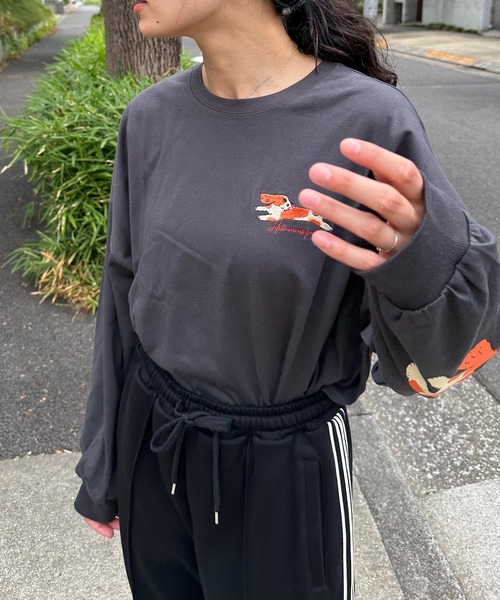 AS KNOW AS plus(アズノゥアズプラス)の「☆袖にもわんこ刺繍ロンT(Tシャツ/カットソー・レディース・オフホワイト/オートミール/スミクロ・FREE)」の19枚目の写真