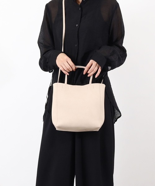 COOCO(クーコ)の「ソフトフェイクレザー2WAYトートバッグ(トートバッグ・レディース・ブラック/キャメル/ライトグリーン/アイボリー/ライトグレー/カーキ/サックスブルー/グレー系その他・9)」の2枚目の写真