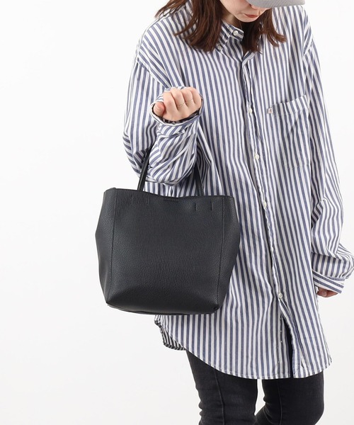 COOCO(クーコ)の「ソフトフェイクレザー2WAYトートバッグ(トートバッグ・レディース・ブラック/キャメル/ライトグリーン/アイボリー/ライトグレー/カーキ/サックスブルー/グレー系その他・9)」の3枚目の写真