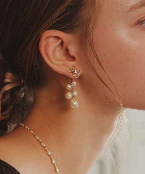 Dorry Doll(ドリードール)の「フラワーモチーフパールピアス(ピアス(両耳用)・レディース・ゴールド/シルバー・FREE)」の10枚目の写真