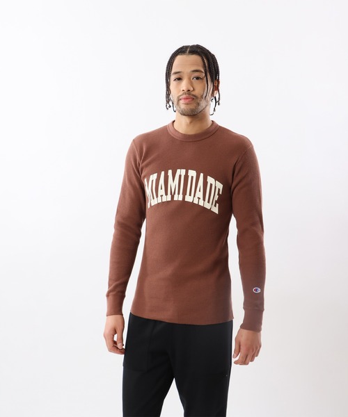 Champion(チャンピオン)の「【Champion/チャンピオン】メンズ ベーシック ロングスリーブTシャツ(Tシャツ/カットソー・メンズ・ネイビー/ブラック系その他2/ホワイト×ネイビー/モカ/グレー/ホワイト系その他7/オリーブ/ブラック系その他・LARGE/MEDIUM/X-LARGE/SMALL)」の6枚目の写真