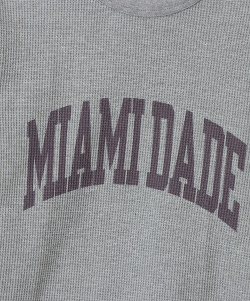 Champion(チャンピオン)の「【Champion/チャンピオン】メンズ ベーシック ロングスリーブTシャツ(Tシャツ/カットソー・メンズ・ネイビー/ブラック系その他2/ホワイト×ネイビー/モカ/グレー/ホワイト系その他7/オリーブ/ブラック系その他・LARGE/MEDIUM/X-LARGE/SMALL)」の17枚目の写真