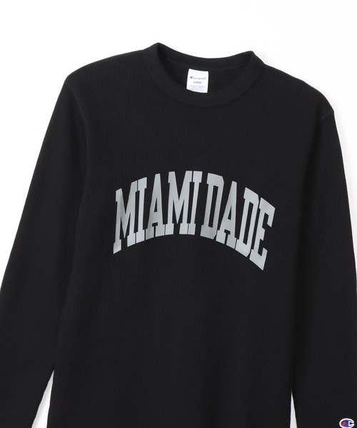 Champion(チャンピオン)の「【Champion/チャンピオン】メンズ ベーシック ロングスリーブTシャツ(Tシャツ/カットソー・メンズ・ネイビー/ブラック系その他2/ホワイト×ネイビー/モカ/グレー/ホワイト系その他7/オリーブ/ブラック系その他・LARGE/MEDIUM/X-LARGE/SMALL)」の15枚目の写真