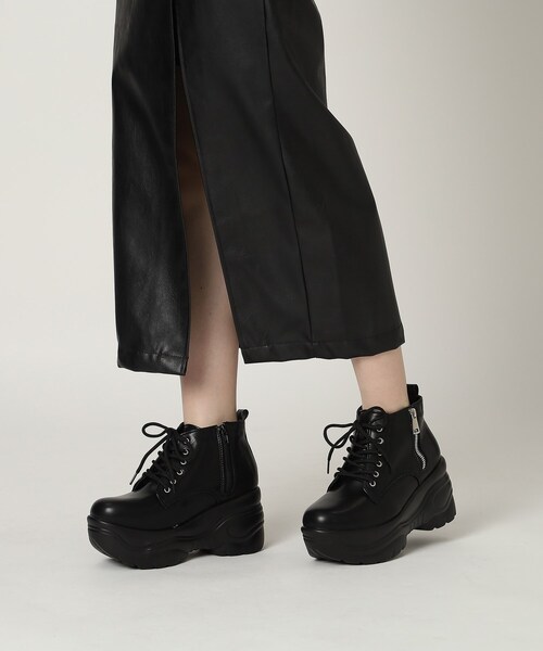 cs T&P（シーエスティーアンドピー）の「厚底サイドジップスニーカー（スニーカー・レディース・ブラック/ホワイト/ブラック系8/ホワイト系9・S/M/L/LL）」の3枚目の写真